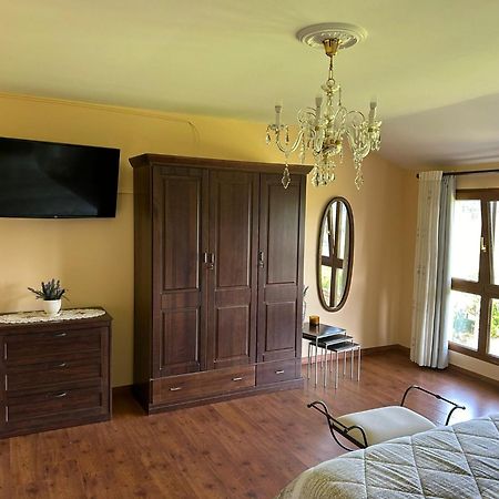הוילה אריונדס Casa La Gueelina En Asturias מראה חיצוני תמונה