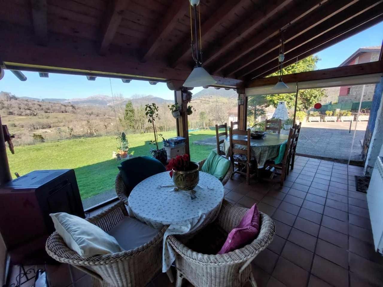 הוילה אריונדס Casa La Gueelina En Asturias מראה חיצוני תמונה