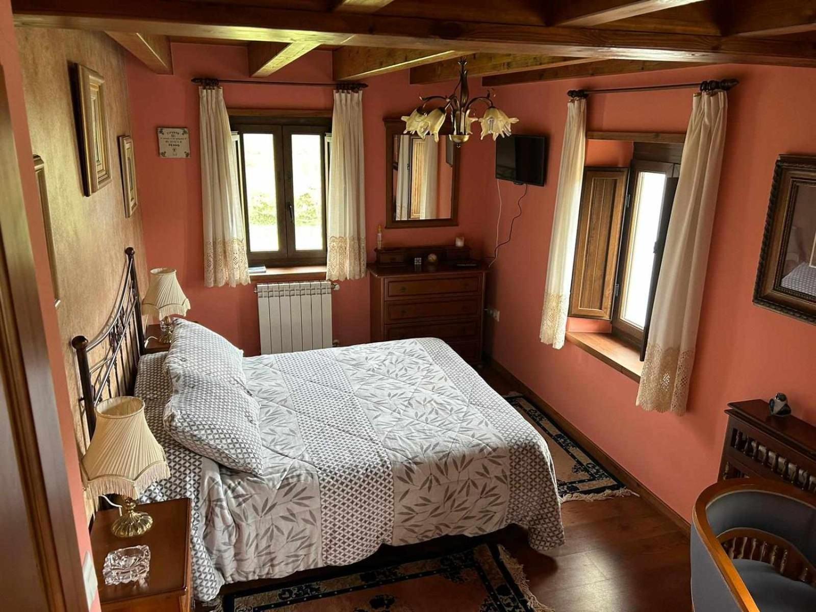הוילה אריונדס Casa La Gueelina En Asturias מראה חיצוני תמונה