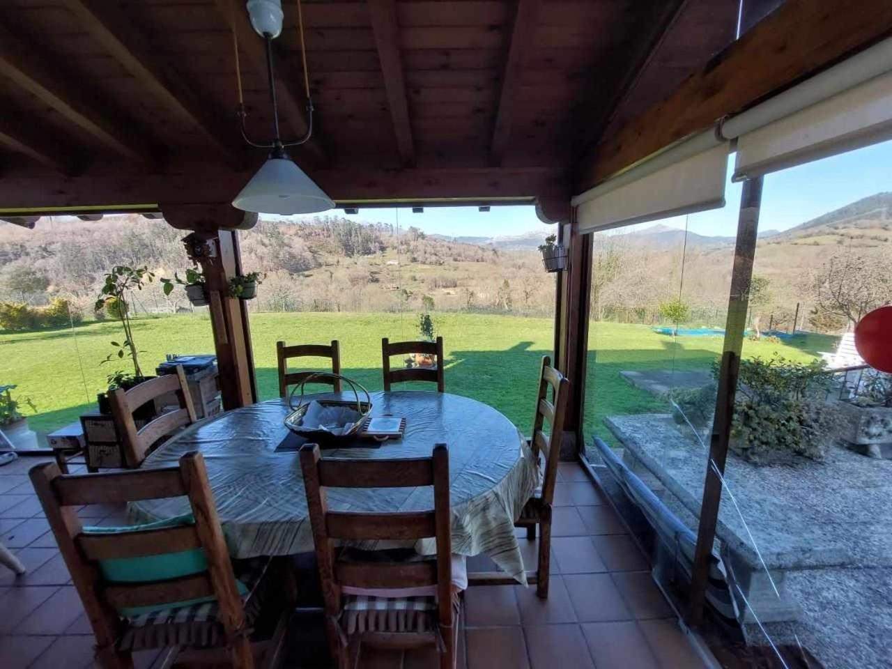 הוילה אריונדס Casa La Gueelina En Asturias מראה חיצוני תמונה