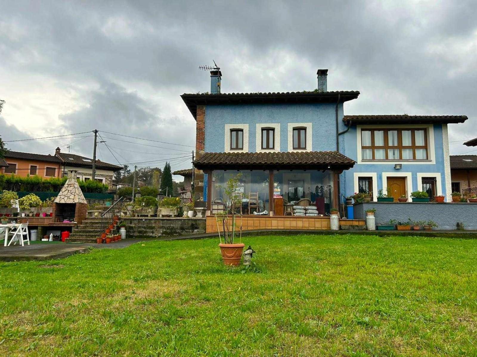 הוילה אריונדס Casa La Gueelina En Asturias מראה חיצוני תמונה