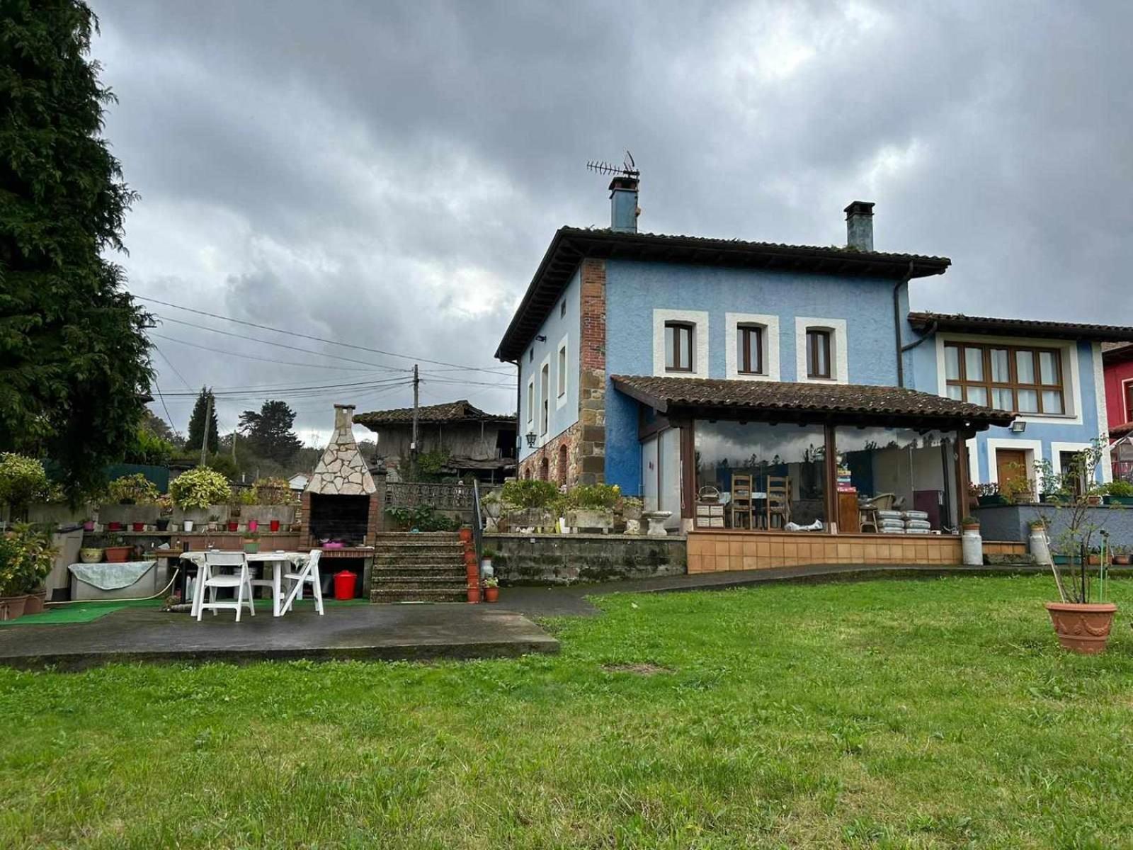 הוילה אריונדס Casa La Gueelina En Asturias מראה חיצוני תמונה