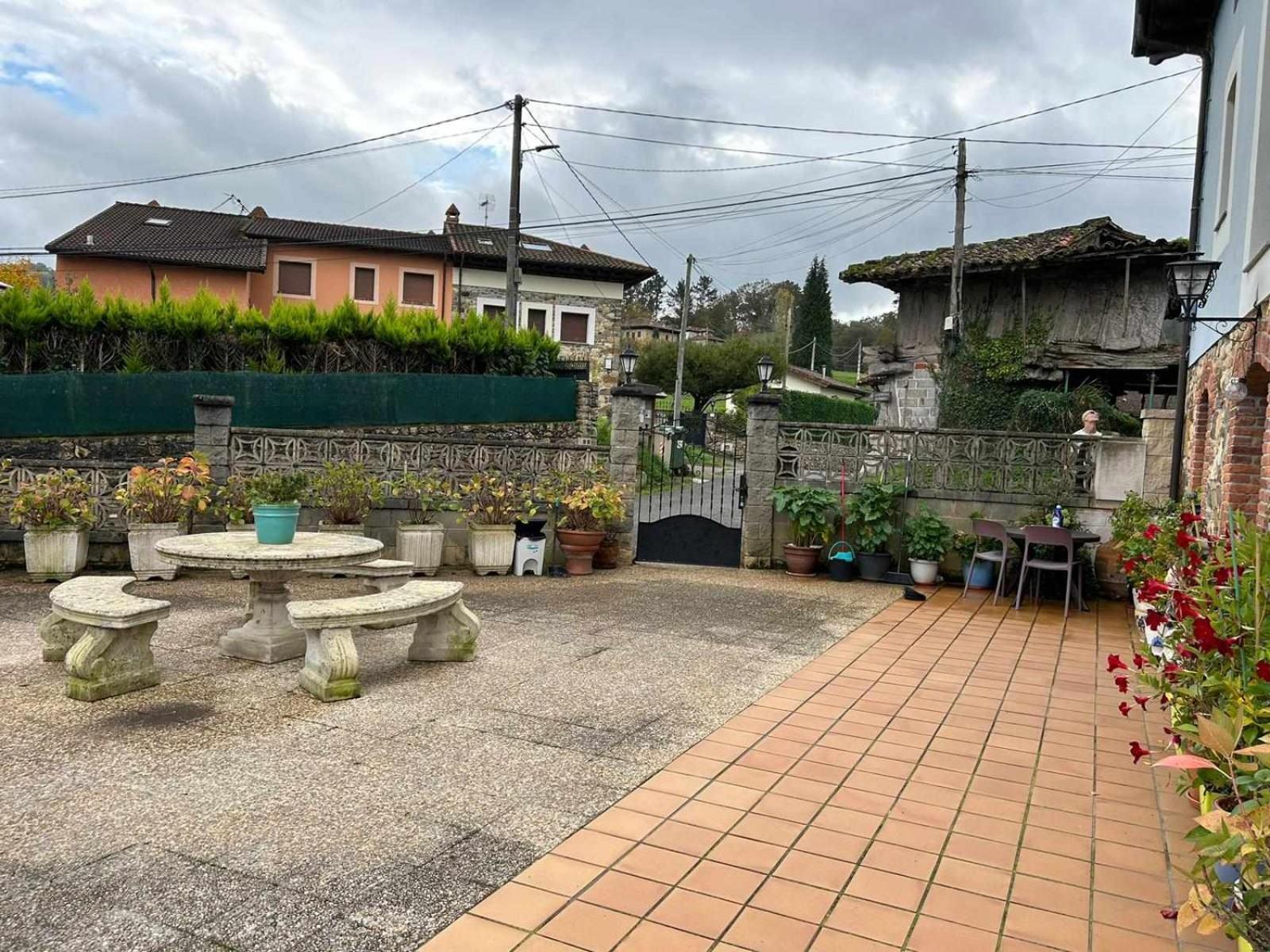 הוילה אריונדס Casa La Gueelina En Asturias מראה חיצוני תמונה