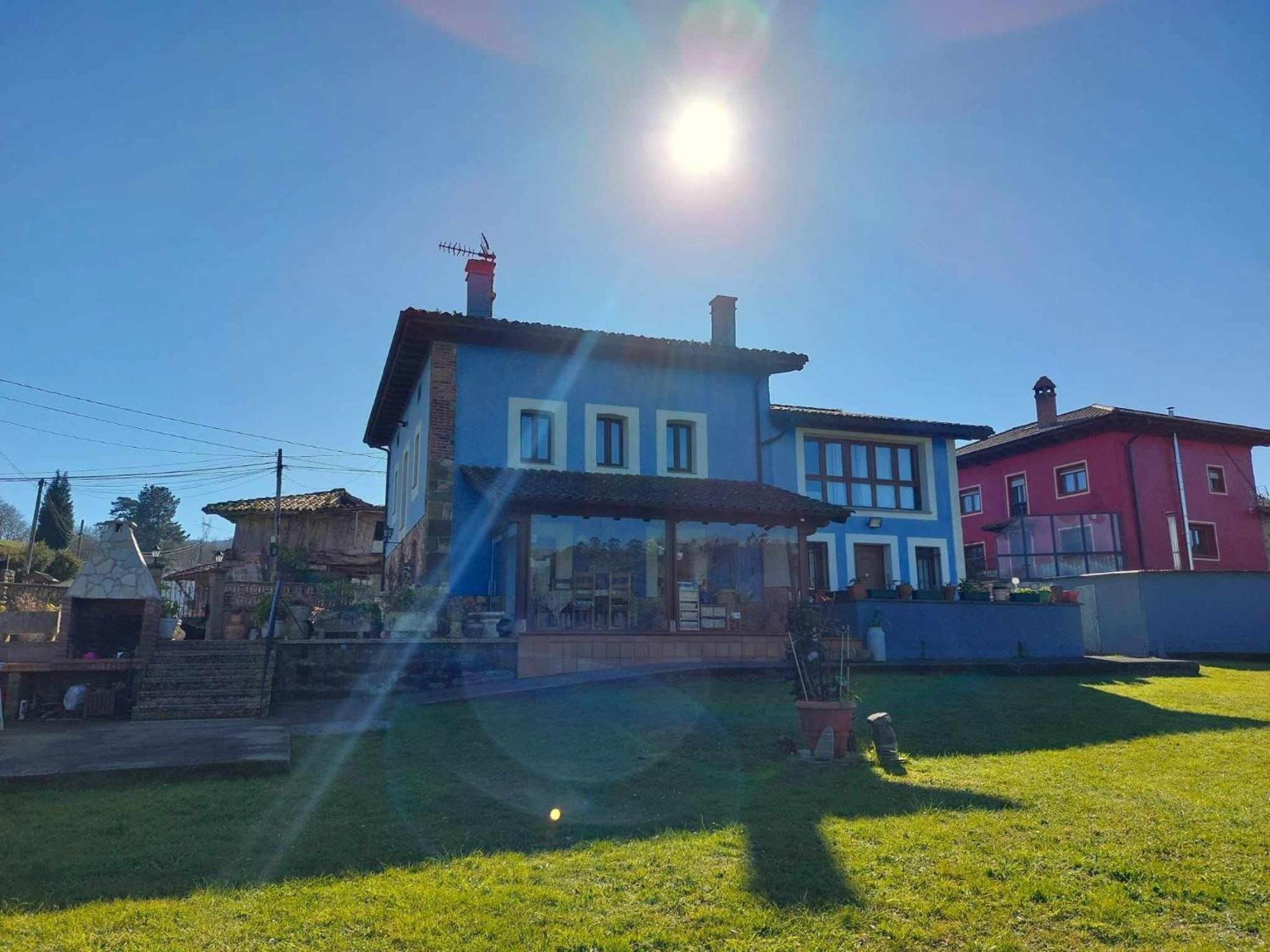 הוילה אריונדס Casa La Gueelina En Asturias מראה חיצוני תמונה