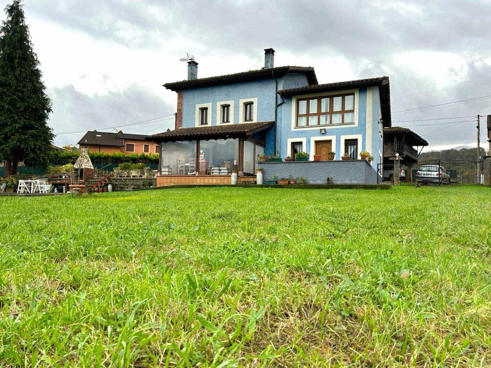 הוילה אריונדס Casa La Gueelina En Asturias מראה חיצוני תמונה