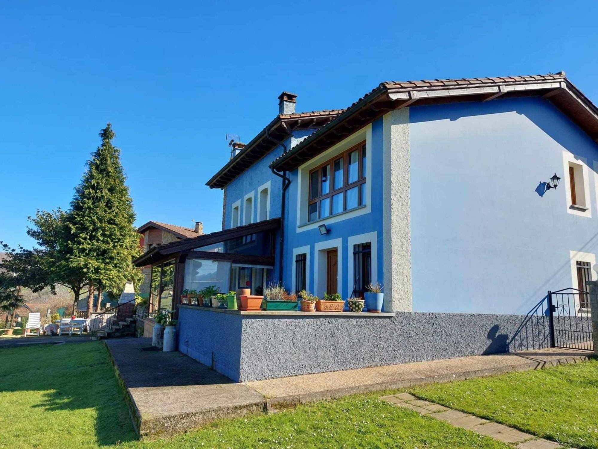 הוילה אריונדס Casa La Gueelina En Asturias מראה חיצוני תמונה